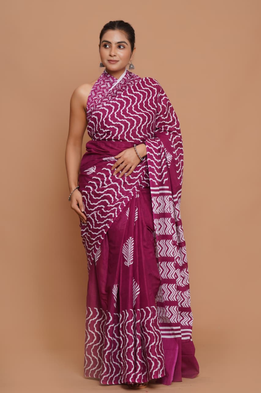 deep-magenta-wave-print-mulmul-cotton-saree-with-chevron-pallu