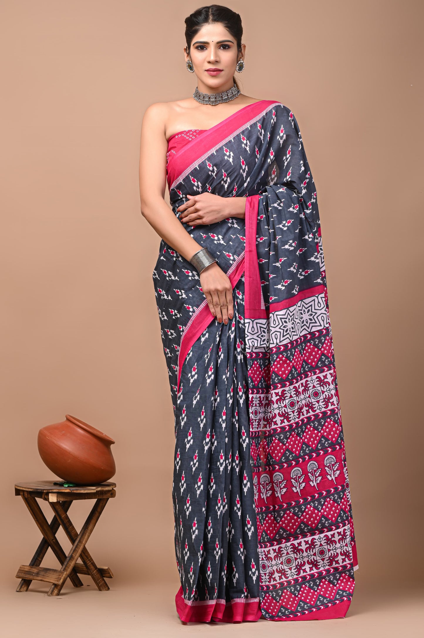 Graceful Gray Diamonds Mul Cotton Saree