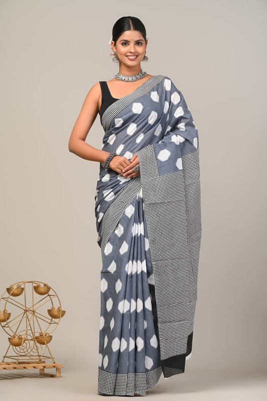 Contemporary Charm: Grey and White Hexagon Pattern Mulcotton Saree