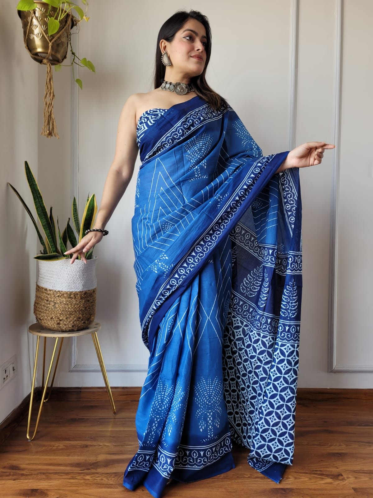 Timeless Blue: Mulcotton Saree with Bandhani Prints