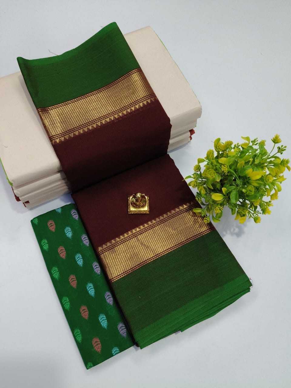 Elegant Chettinadu Cotton Saree in Maroon with Green Border