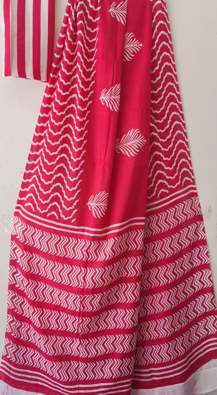 Vibrant Pink: Mulcotton Saree with Waves