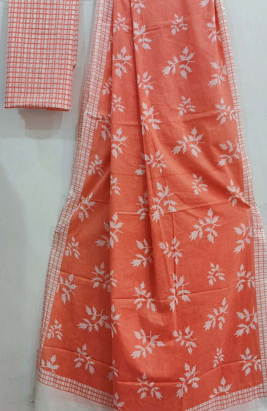 Coral Blush: Mulcotton Saree with White Floral Motifs