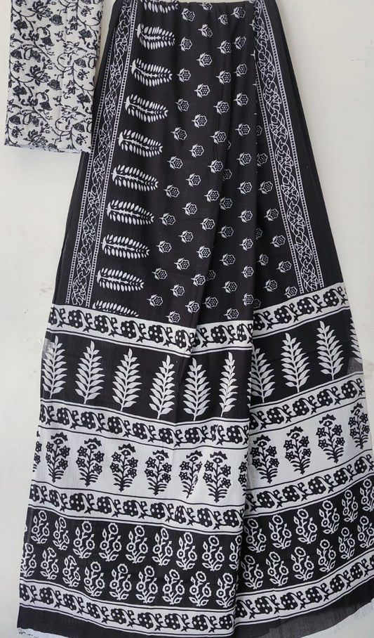 Black and White: Mulcotton Saree with Floral Motifs