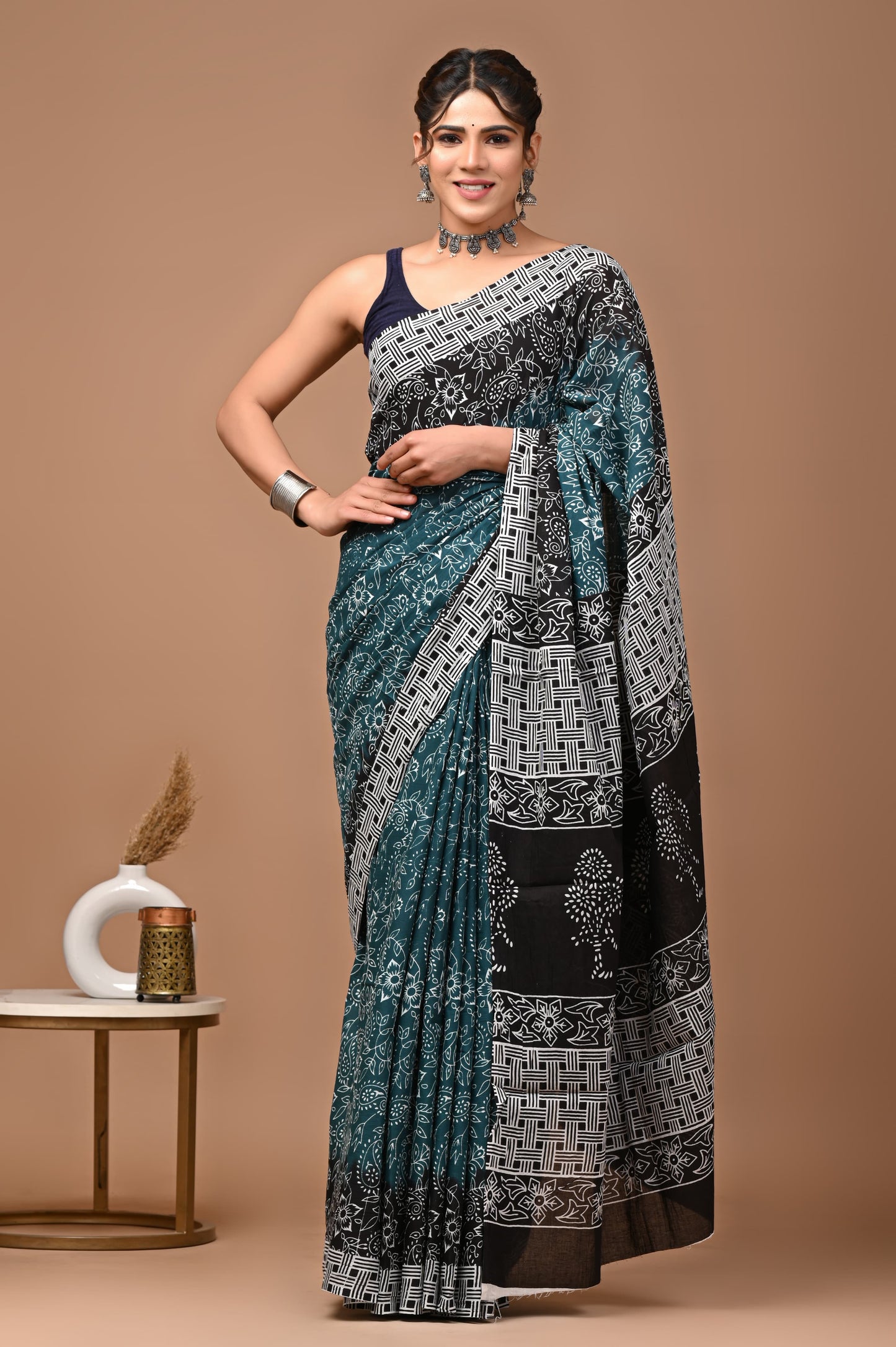 Elegant Charisma: Black and Teal Mulcotton Saree