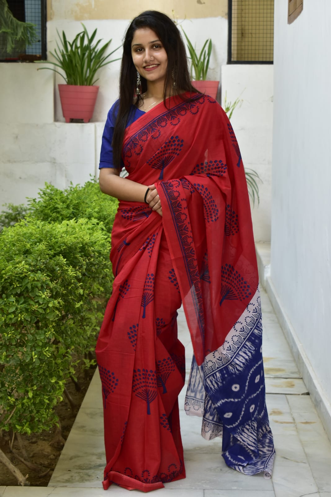 Vibrant Red: Red Mulcotton Saree with Blue Pattern